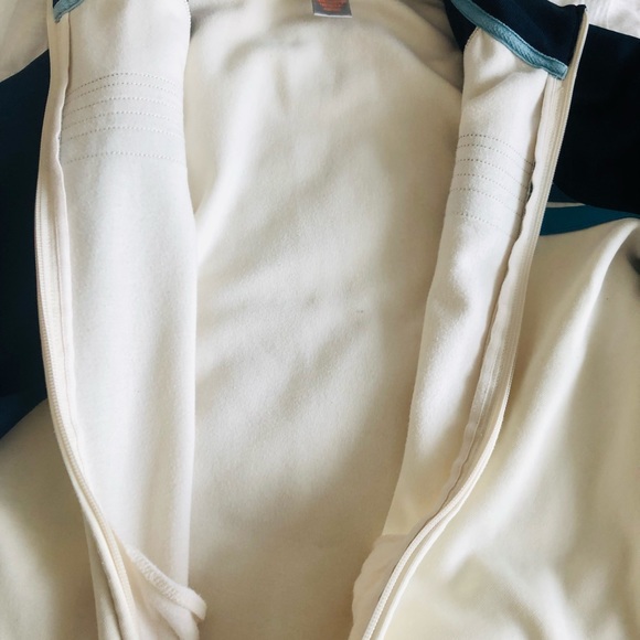 💙Beautiful Casual Joe Fresh Jacket with Pockets in Cream & 2 Shades of Blue💙 - Picture 6 of 13